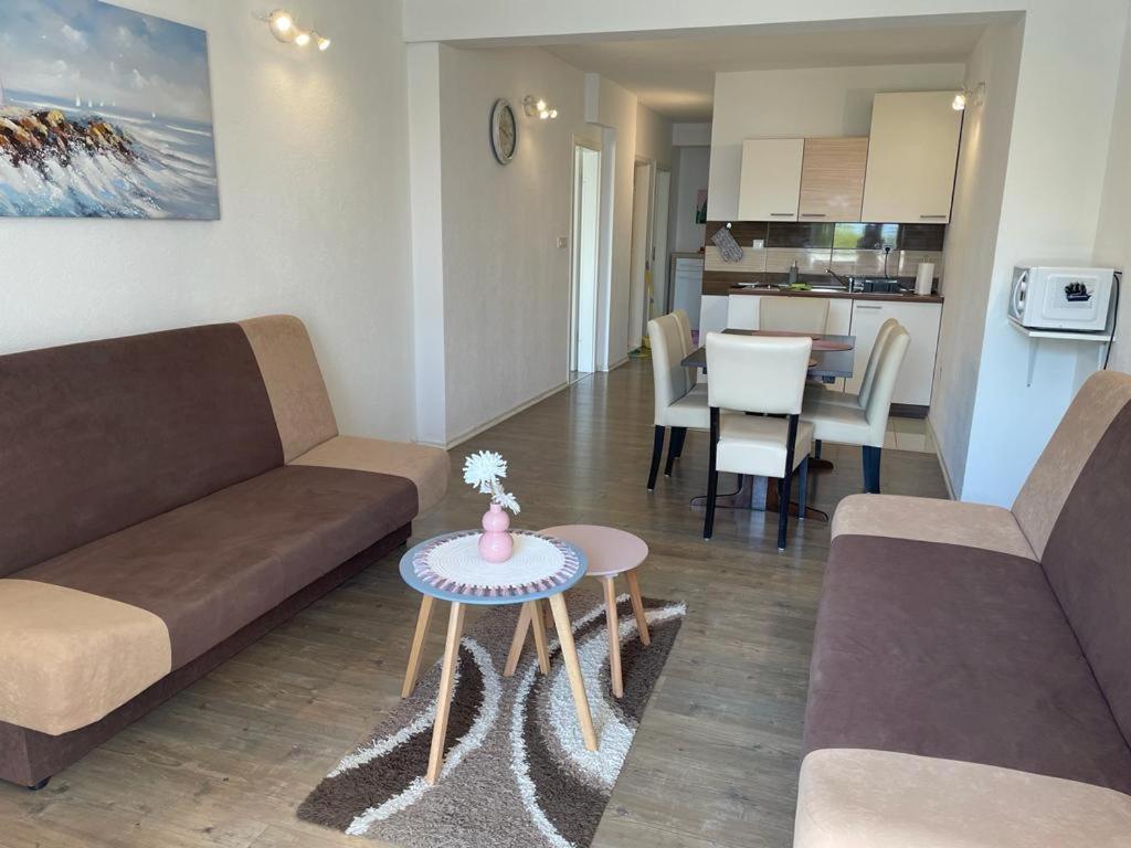 Nemira Beach Apartments أوميس المظهر الخارجي الصورة